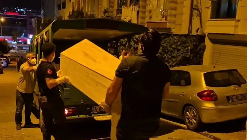 Esenyurt'ta Gizemli Bir Ölüm: Kadın Cansız Halde Bulundu