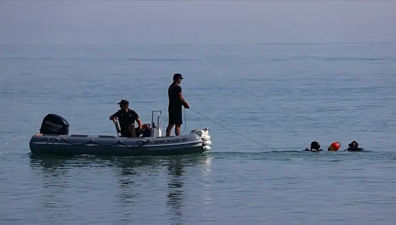 Kuşadası'nda Serinlemek İçin Denize Giren Genç Boğuldu