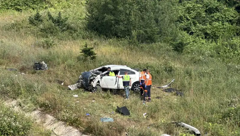Kuzey Marmara Otoyolu'nda Dehşet Anları: Araç Şarampole Devirdi!