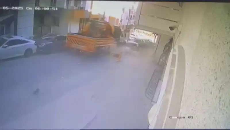 Kontrolden Çıkan Vinç, 23 Araçla Korkunç Bir Kazaya Neden Oldu!