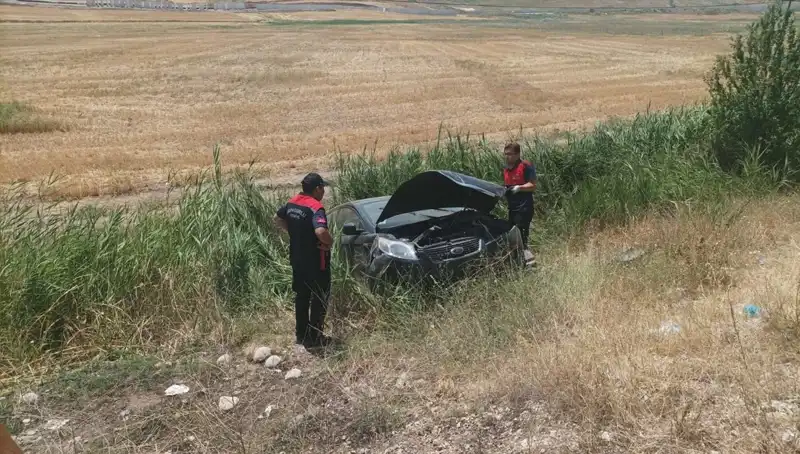 İki Kişinin Yaralandığı Korkunç Kaza: Otomobil Şarampole Uçtu