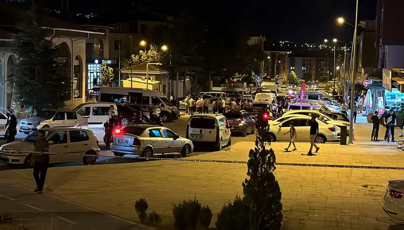 İki Aile Arasında Korkunç Kavga: 1'i Ağır 3 Yaralı