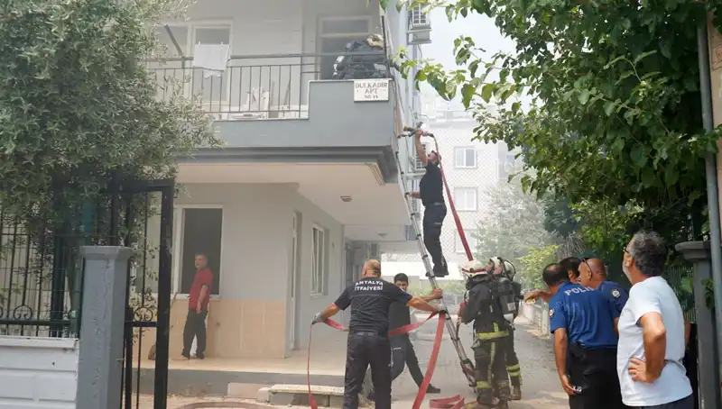 Tartışma Sonrası Kızgınlığını Yangınla Gösterdi: Arkadaşının Daireleri Alev Alev Yandı