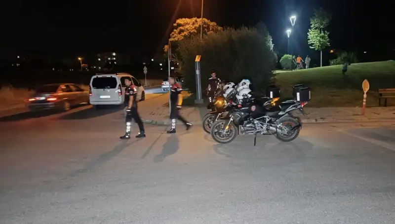 Parkta Çıkan Kavga: 14 Yaşındaki Çocuk Bıçaklandı, Olayın Şok Edici Detayları Ortaya Çıkıyor