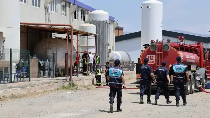 Elazığ'da Gaz Dolum Tesisinde Şok Etkisi Yaratan Patlama