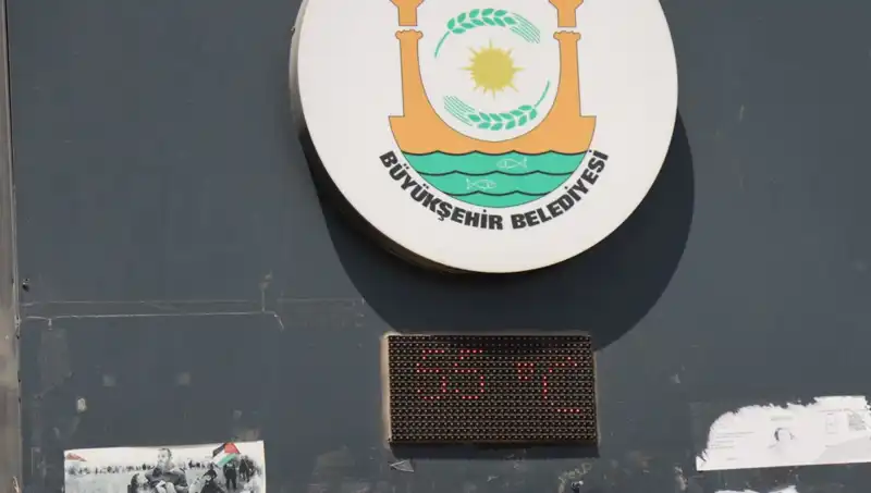 Sıcaklık Darelerini Zorluyor: Termometreler 55 Dereceyi Gördü!