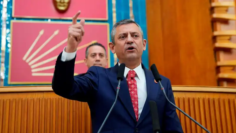 Özgür Özel'den İBB Soruşturmasına Sert Tepki: "Siyasi Bir Oyun"