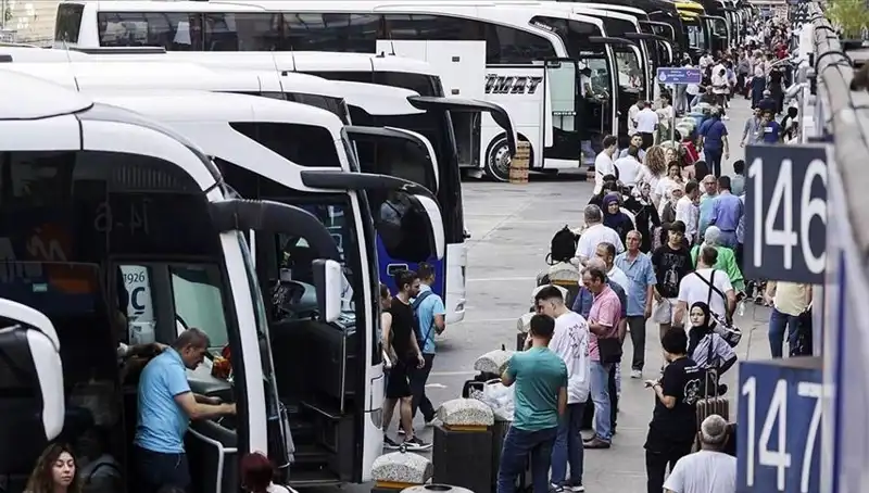İstanbul'u Terk Edenlerin Sayısı 369 Bini Aştı: Nedenleri ve Sonuçları