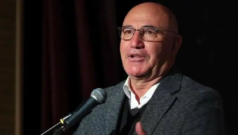 Sosyal Medyada Dikkat Çeken İsim: Mahmut Tanal Kimdir?