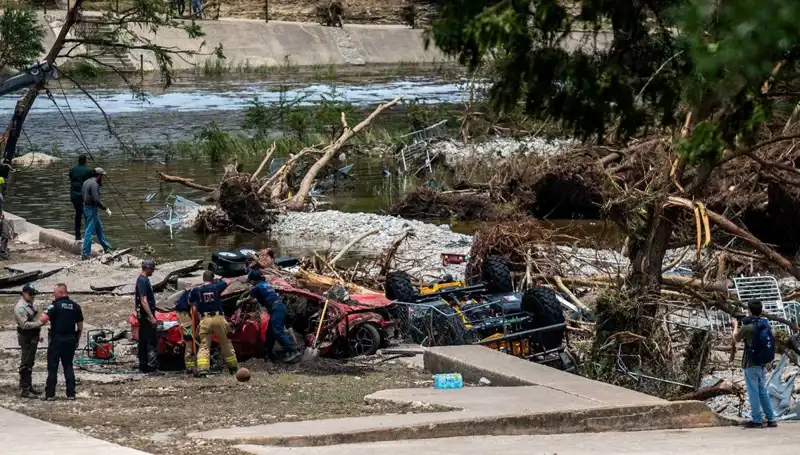 Teksas Tragedisi: Siren Uyarı Sistemi Neden Kurulmadı?
