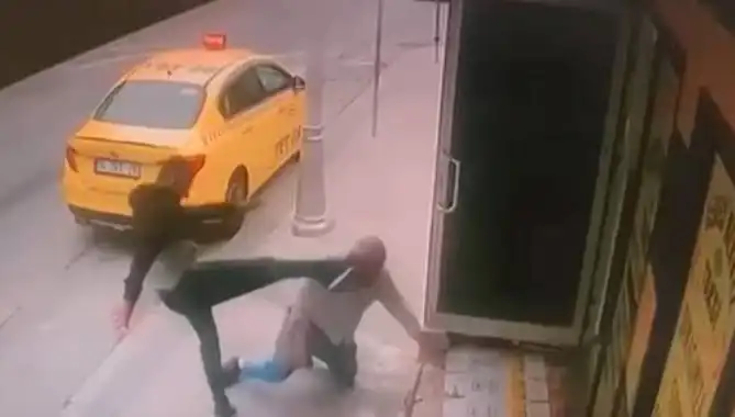 Taksi Durağında Şok Edici Olay: Oğul Alacaklısı Tarafından Bacağından Yaralandı