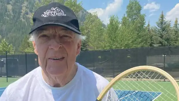 Avustralyalı Tenis Efsanesi Fred Stolle Hayatını Kaybetti: Sportif Bir Dönemin Sonu