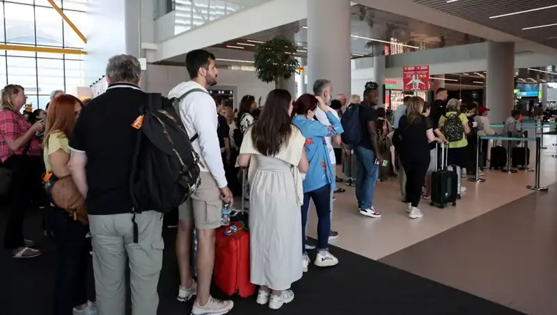 İstanbul Havalimanı'nda Bayram Yoğunluğu: 1.642 Uçuş Yapılacak!