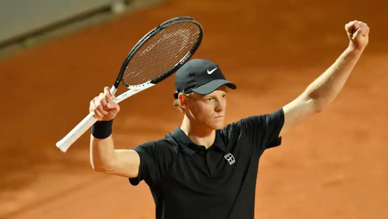Wimbledon Yarı Finallerinde Hangi Tenisci Destanı Yazacak?