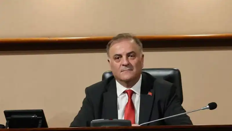 Nuri Aslan: İBB Başkanvekili'nin Yaşamı ve Siyasi Kariyeri