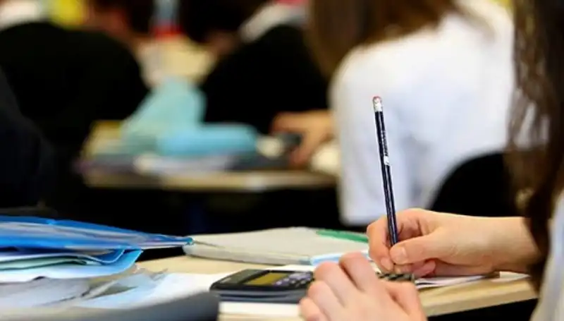 Üniversite Kontenjanlarında Düşüş: Nedenleri ve Sonuçları Üzerine Derinlemesine Bir Analiz