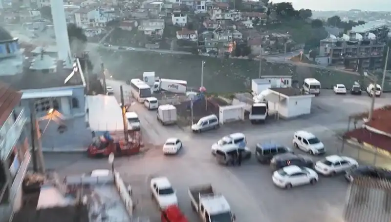 İzmir'de Gerçekleşen Operasyonlarda 133 Kişi Gözaltına Alındı