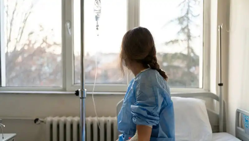 35 Yaşındaki Kadın Kanserin Gerçek Yüzünü Açıkladı: "Sessiz Bir Katil"
