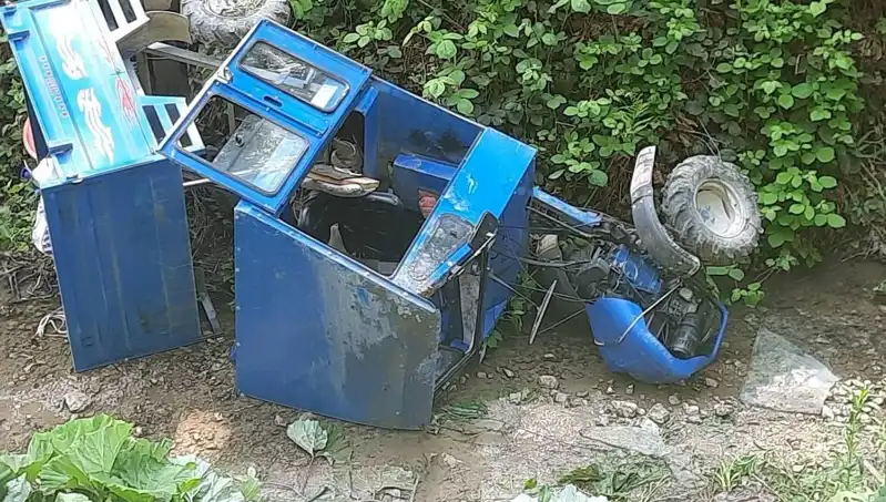 Kontrolden Çıkan Pat Pat Aracının Dereye Devrilmesi: 2 Yaralı