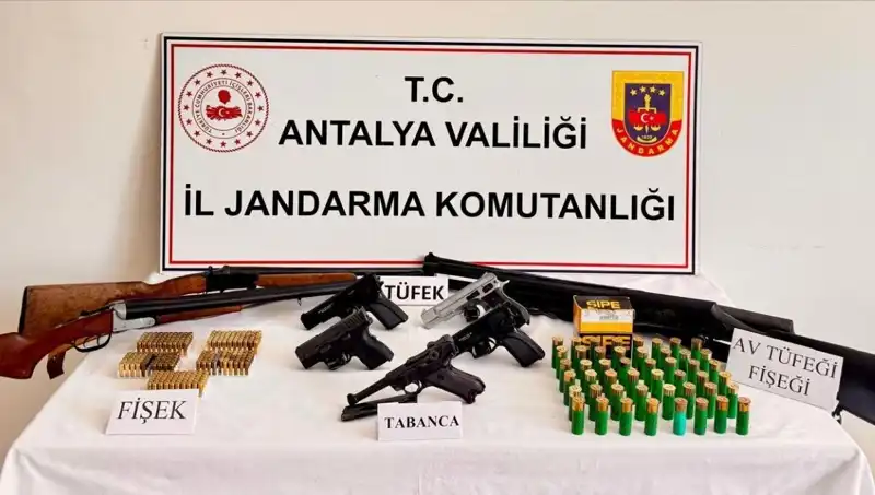 Antalya'da Ruhsatsız Silah Operasyonu: Suç İhtimalleri Artıyor