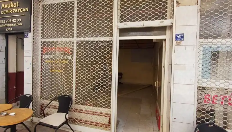 Yarım Asırlık Dükkanın Kapanışı: Ne Olmuş Olabilir?