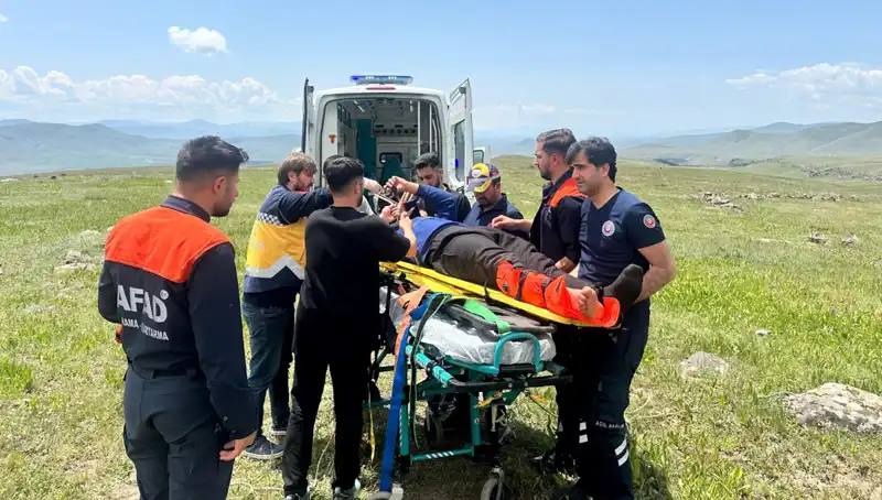 Kayalıkta Düşen Çoban İçin Heyecan Verici Kurtarma Operasyonu