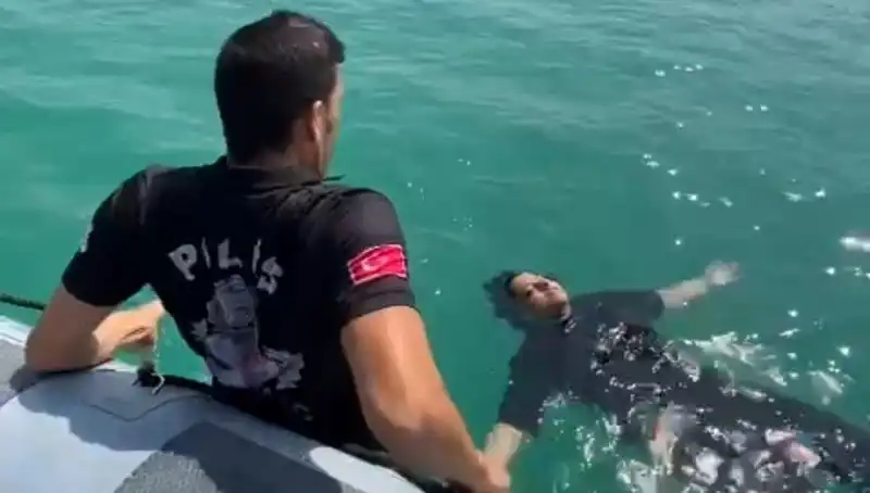 Baraj Gölüne Düşen Kadını Gemi Adamları Kurtardı: Korku Dolu Anlar