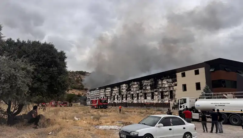 Kayseri'deki Mobilya Fabrikasında Çıkan Yangın Tüm Şehri Salladı!