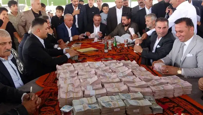 Aşiret Düğününde Geline 1,5 Kilo Altın ve Damada 7.5 Milyon TL Takı Töreni