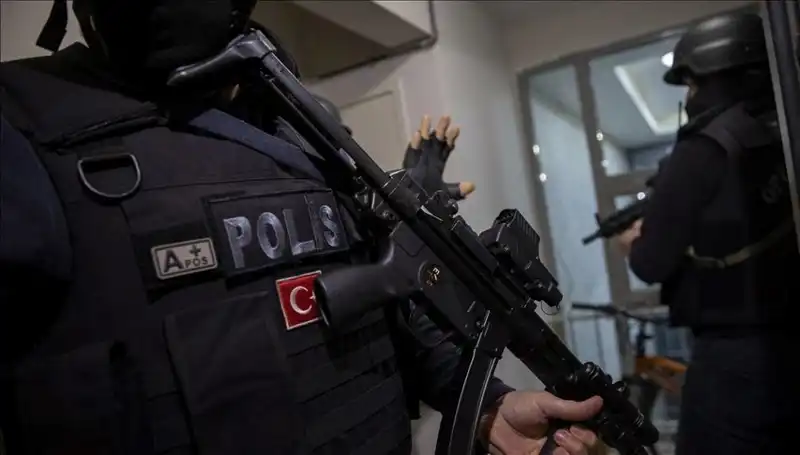 Afyon'da Geniş Kapsamlı Operasyon: 26 Şüpheli Ekipler Tarafından Yakalandı