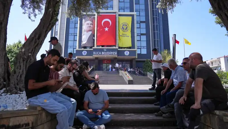 İşçilerin Ücret İsyanı: Ödenmeyen Maaşlar İçin Oturma Eylemi