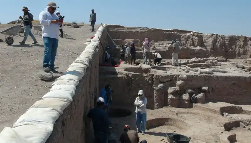 Kilis'te Oylum Höyük Kazıları: Sıcak Havalarda Tarihe Yolculuk