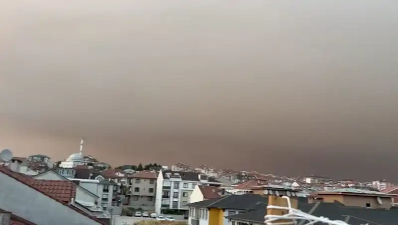 Bursalılara Kül Yağmuru Uyarısı: Dışarı Çıkmadan Önce Dikkat Edin!
