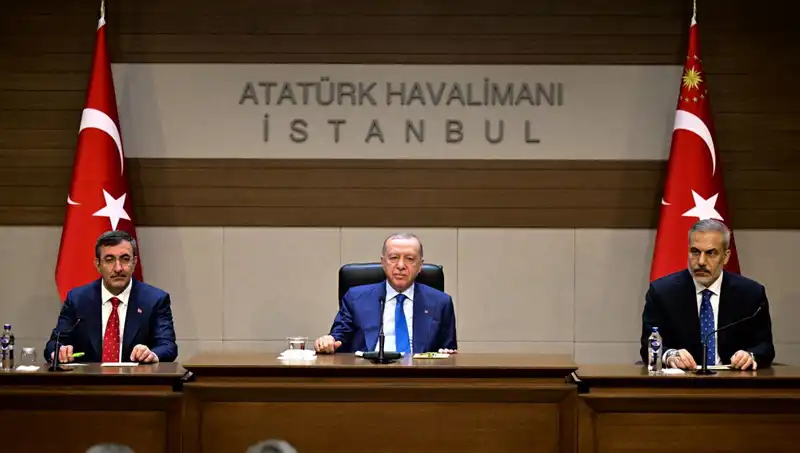 Cumhurbaşkanı Erdoğan'dan Özel'e Sert Yanıt: "Sağır Duymaz, Uydurur!"