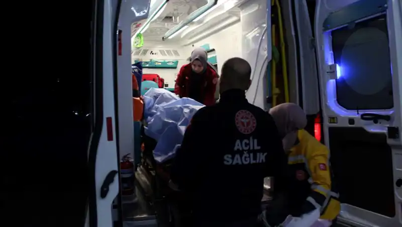 Küfürleşme Nedeniyle Patlayan Kavga Sokakları Kan Gölüne Çevirdi