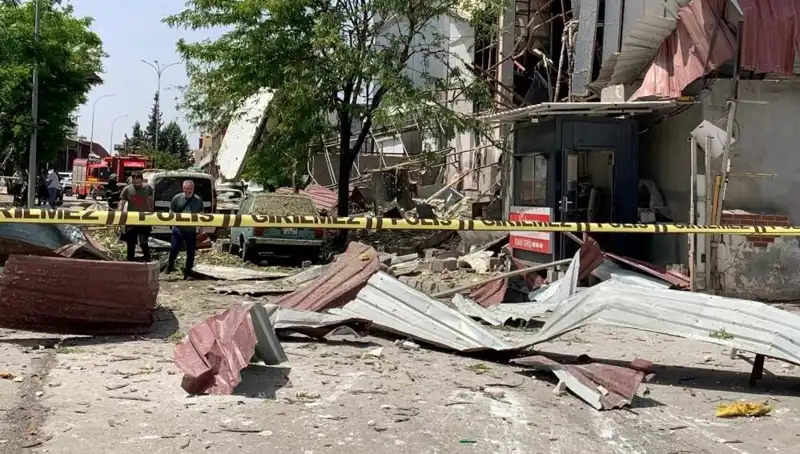 Gaziantep'teki Fabrika Patlaması: Şok Edici Gelişmeler ve Yaralılar!