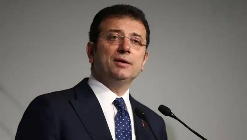 Ekrem İmamoğlu'nun Diploma Davasında İlk Duruşma: Gözler Mahkemeye Çevrildi