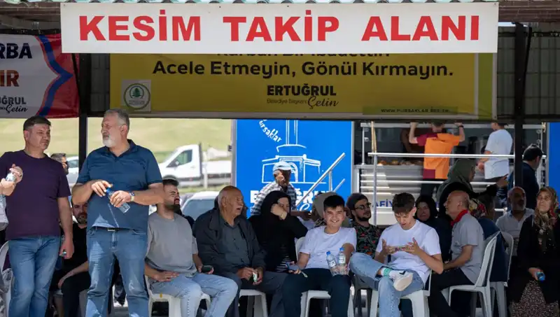 Ankara'daki Kurban Pazarı Hareketliliği: Alıcılar ve Satıcılar Heyecanla Bekliyor