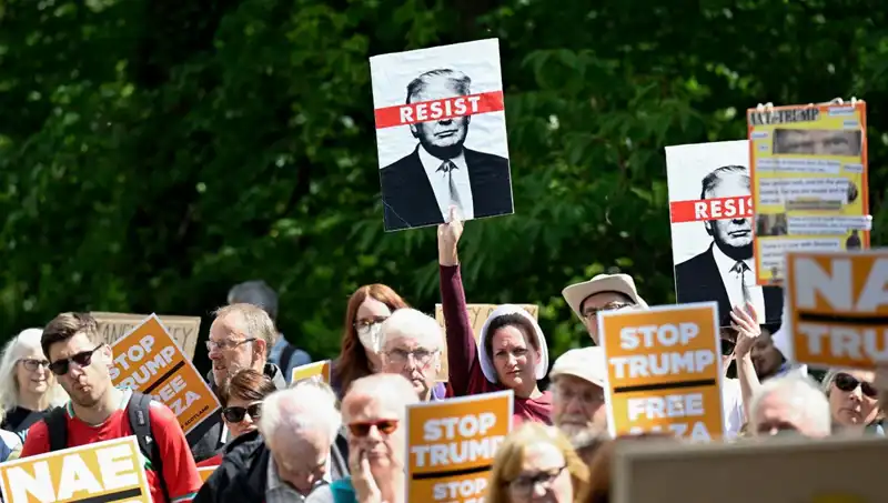 Trump’ın İskoçya Ziyareti: Golf Oynarken Protesto Gösterileri