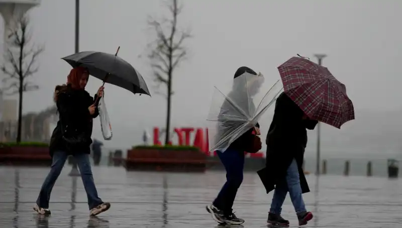 İstanbullular Dikkat! Kuvvetli Sağanak Yağışları Yarın Şehri Sarsacak