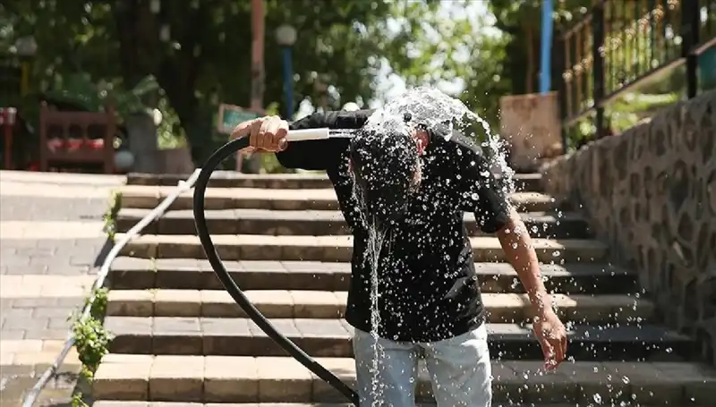 Hafta Sonu Sıcak Hava Dalgası: Yazdan Kalma Günler Kapıda!